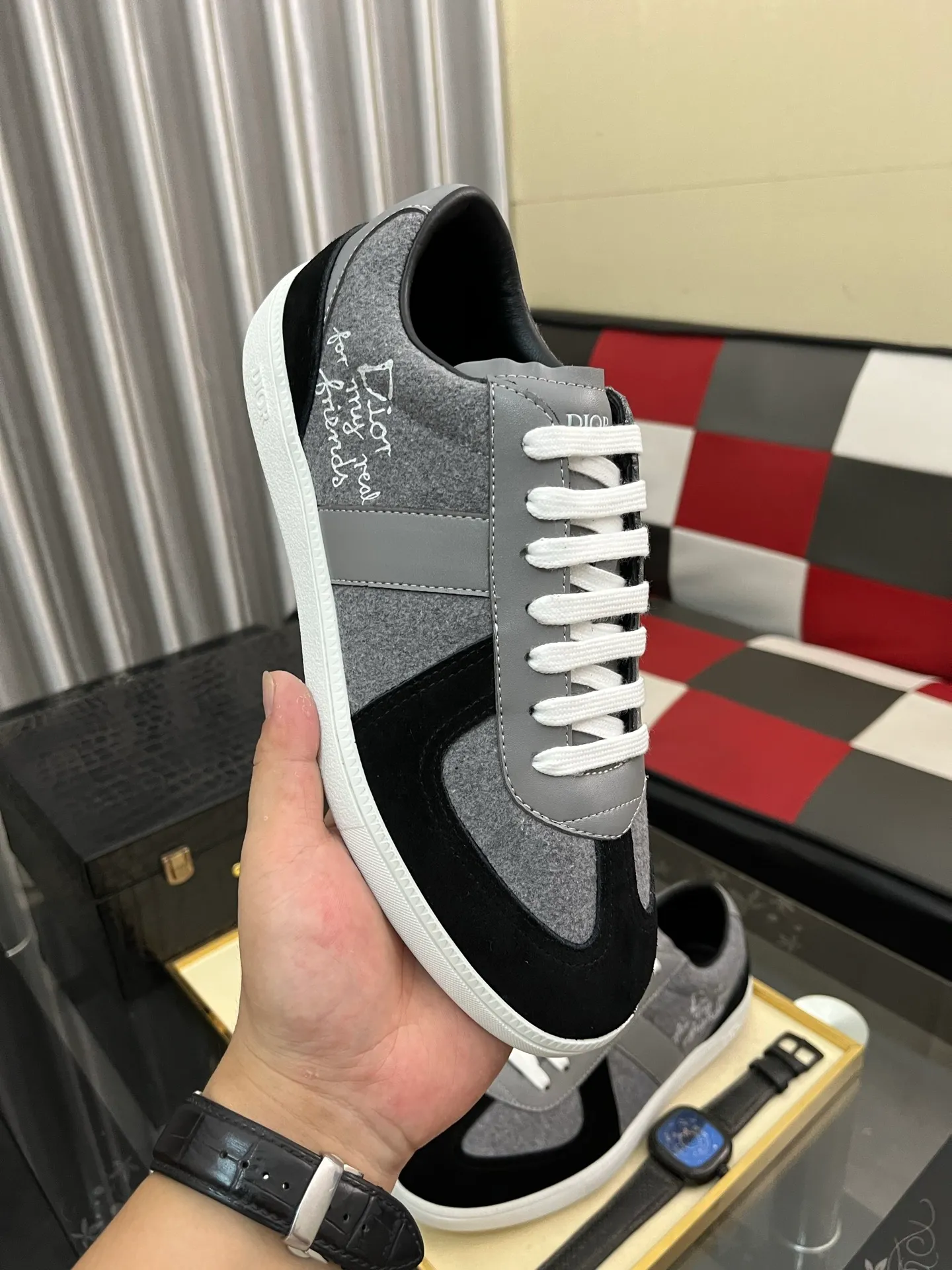 Men's shoes 💰400⌚️⌚️ 【Dior*DIAO】original quality.~ Unique modern style sneakers. 🏃A must-have casual shoe for trendy men😍😍 Original brand imported from Italy, imported original leather, sheep lining (refuses to discolor and grind feet) Sole: Original sole provided by the original factory, French lazy style design ⚠️Fit to the feet, original quality, super comfortable original sole. Code number: 38-443️⃣Colors available